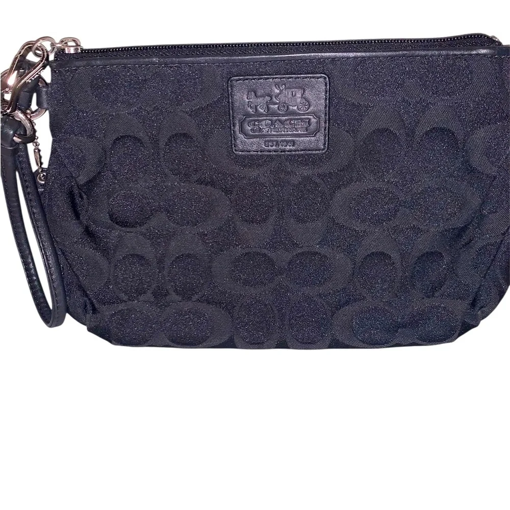🩷COACH WRISTLET🌺GREAT CONDITION!!! - Picture 1 of 10